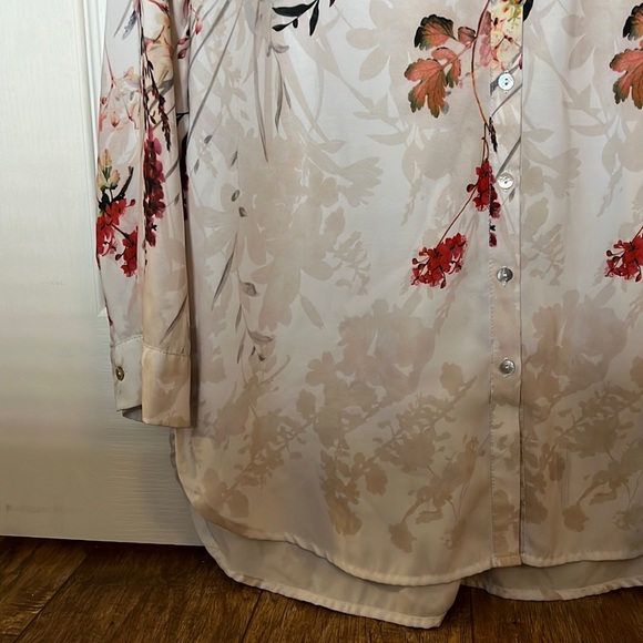 Floral blouse - Picture 3 of 5